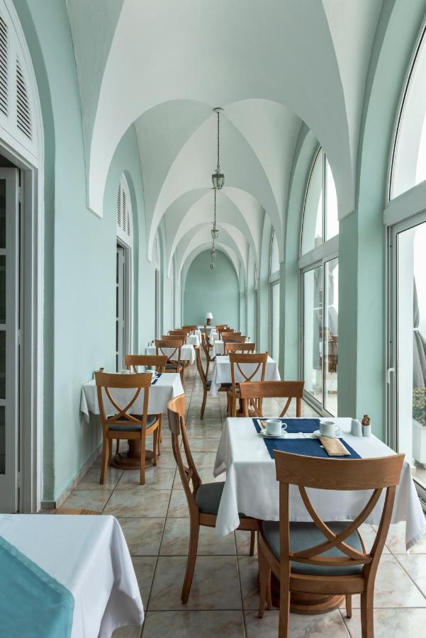 Atlantis Hotel Тира Экстерьер фото